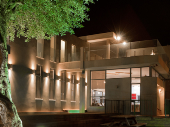 בית בסגנון מודרני, מושב מסלול